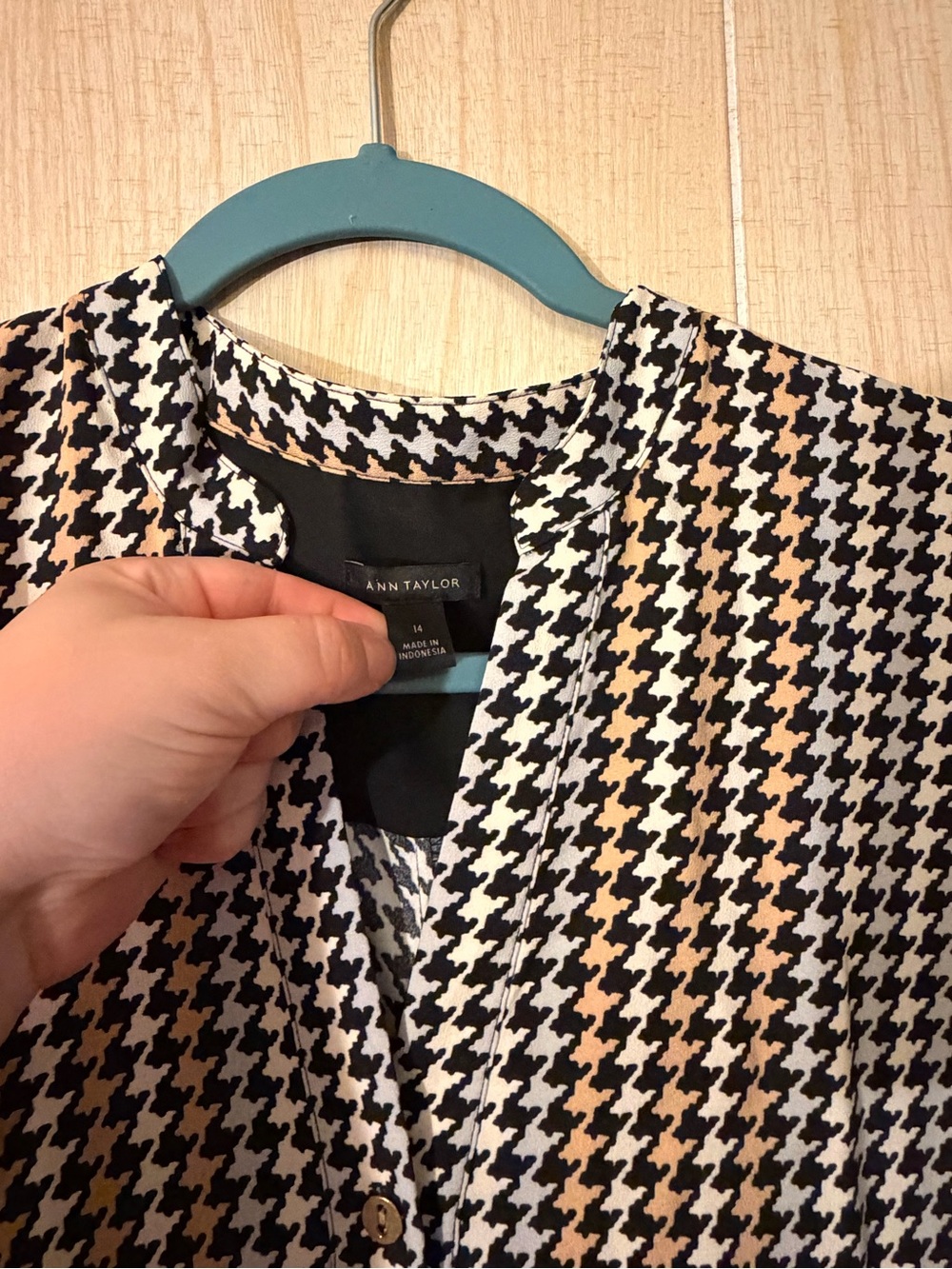 Ann Taylor Black & Cream Houndstooth Maxi Dress - V-Neck Button Front - Picture 3 of 6